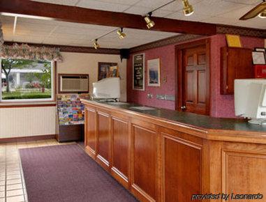 Super 8 Beachfront By Wyndham Mackinaw City, Mi Interiør billede