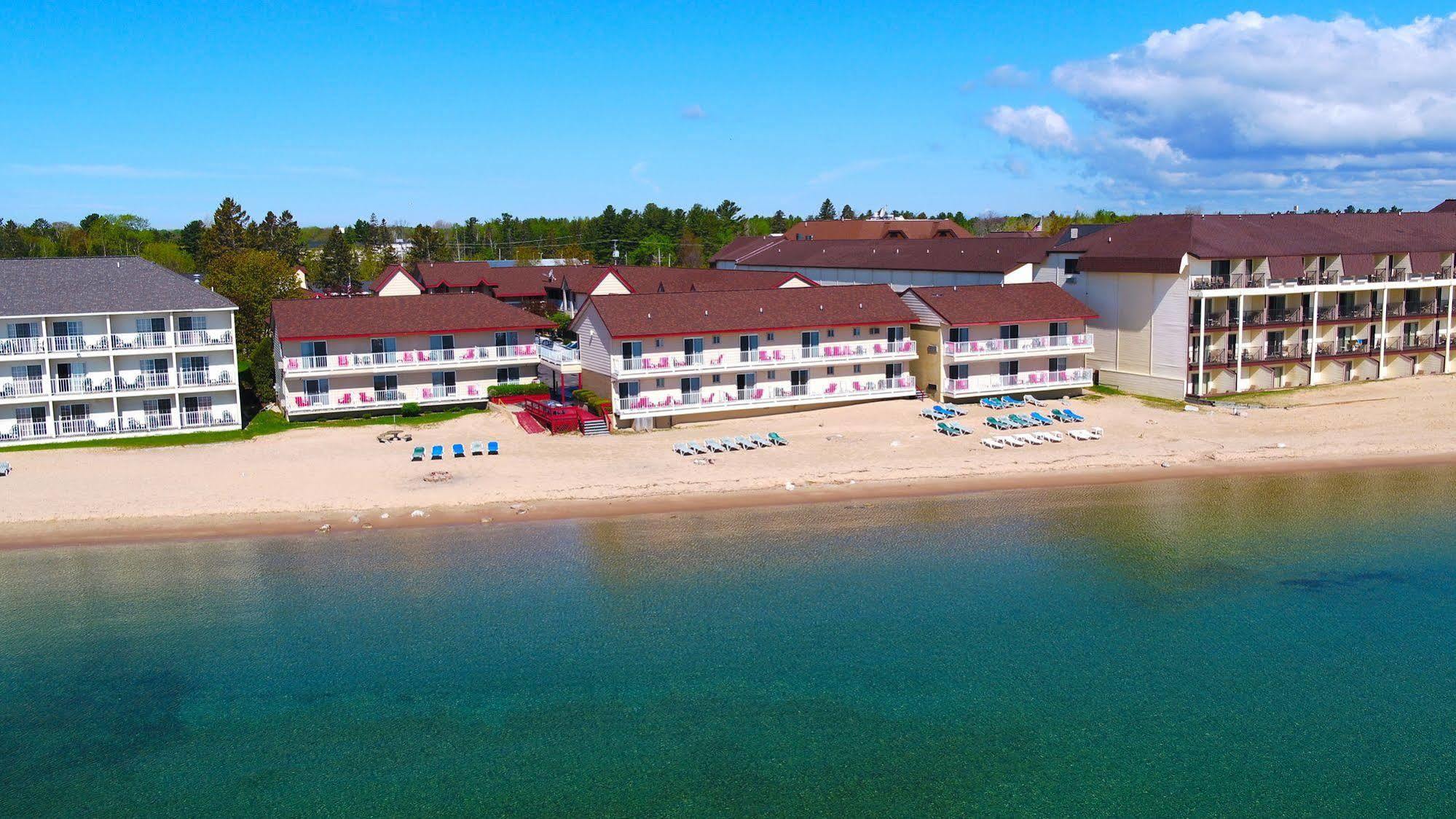 Super 8 Beachfront By Wyndham Mackinaw City, Mi Eksteriør billede